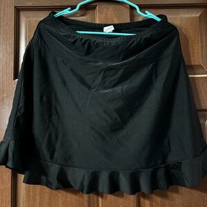 Hilor longer length swim skirt size 14 black